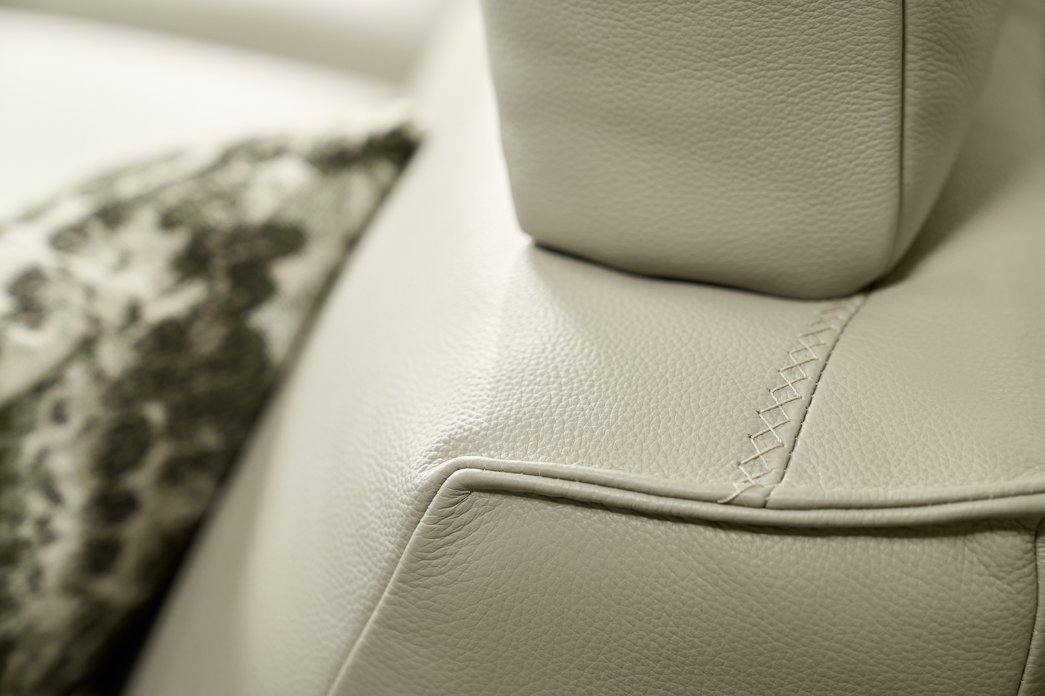 Le cuir au prix du tissu sur la collection Rom 1961