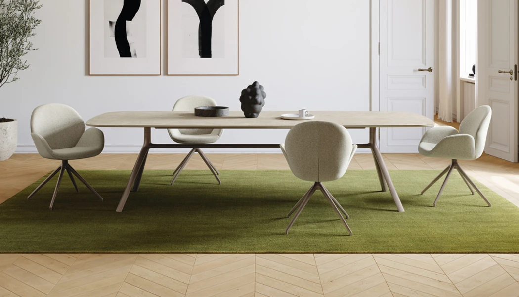Grande table Nya en bois massif de Team 7