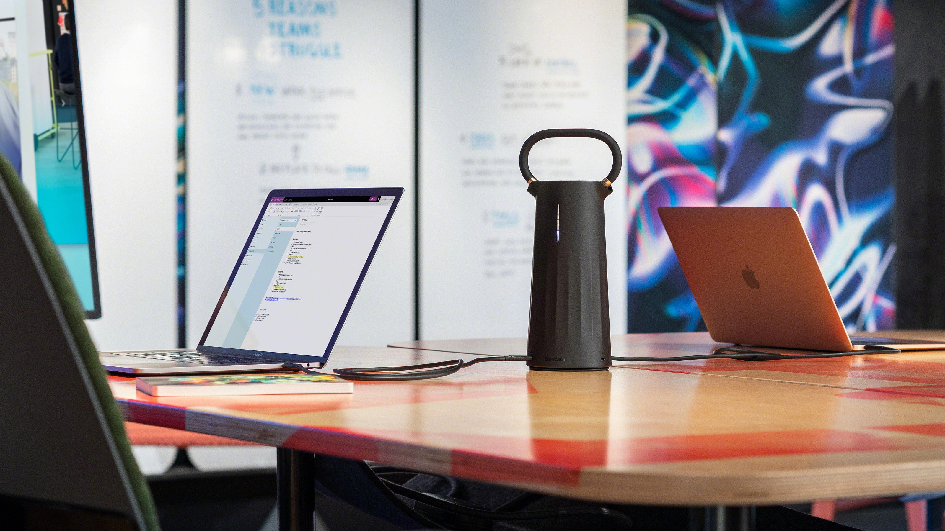 Rechargez vos appareils n’importe où avec Steelcase Flex Mobile Power