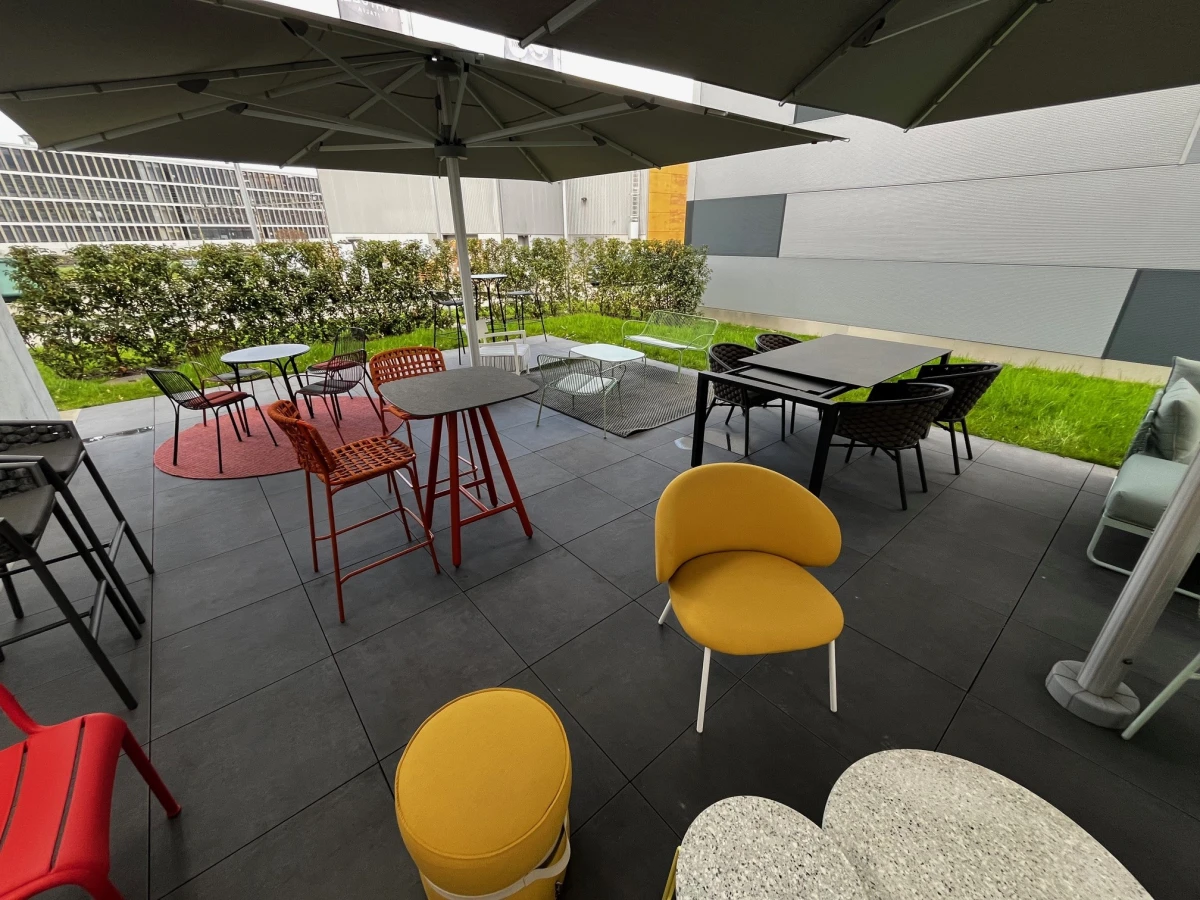 Grande terrasse avec des prix attractifs