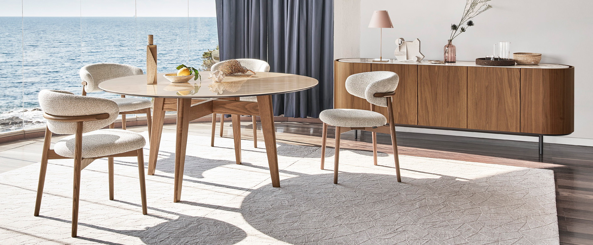 Table ronde Abrey et chaises Oleandro