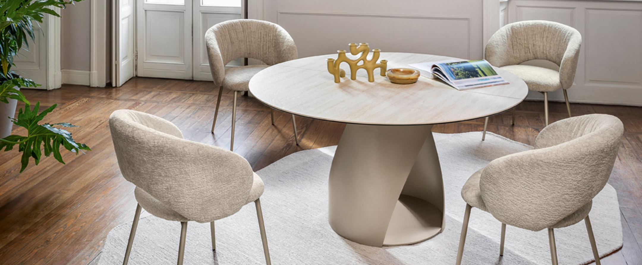 Table Cyclone et chaises Anime