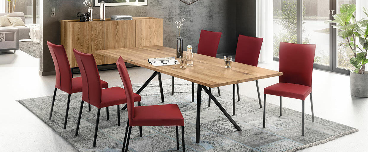 Table Style et chaise Francesca de Lüönd