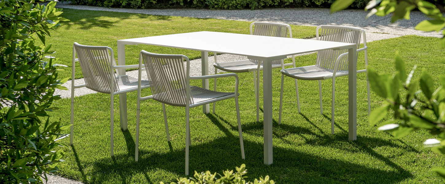 chaise tribeca et table togo