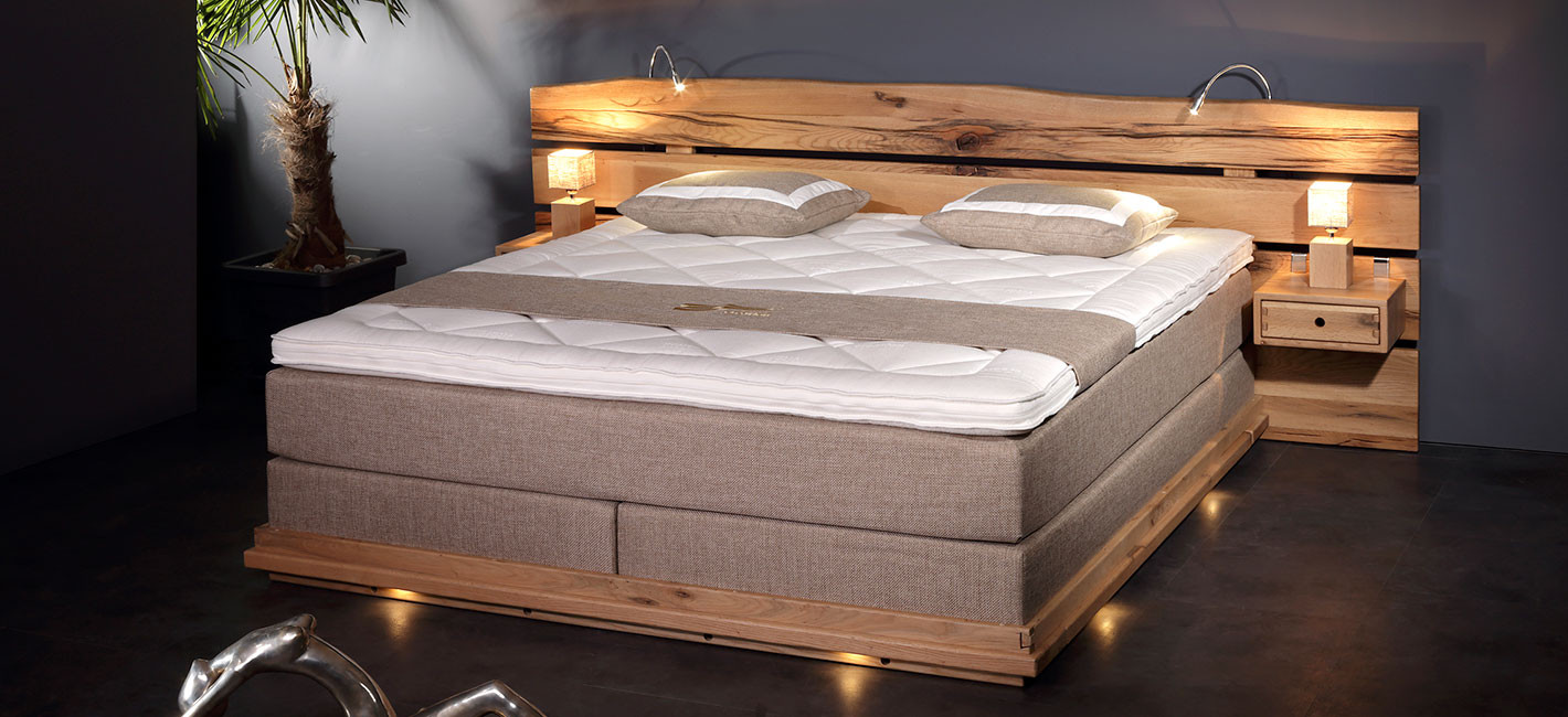 Boxspring SP-Vital, chevet SPV-1-NT et Sculpture 12-10-SM