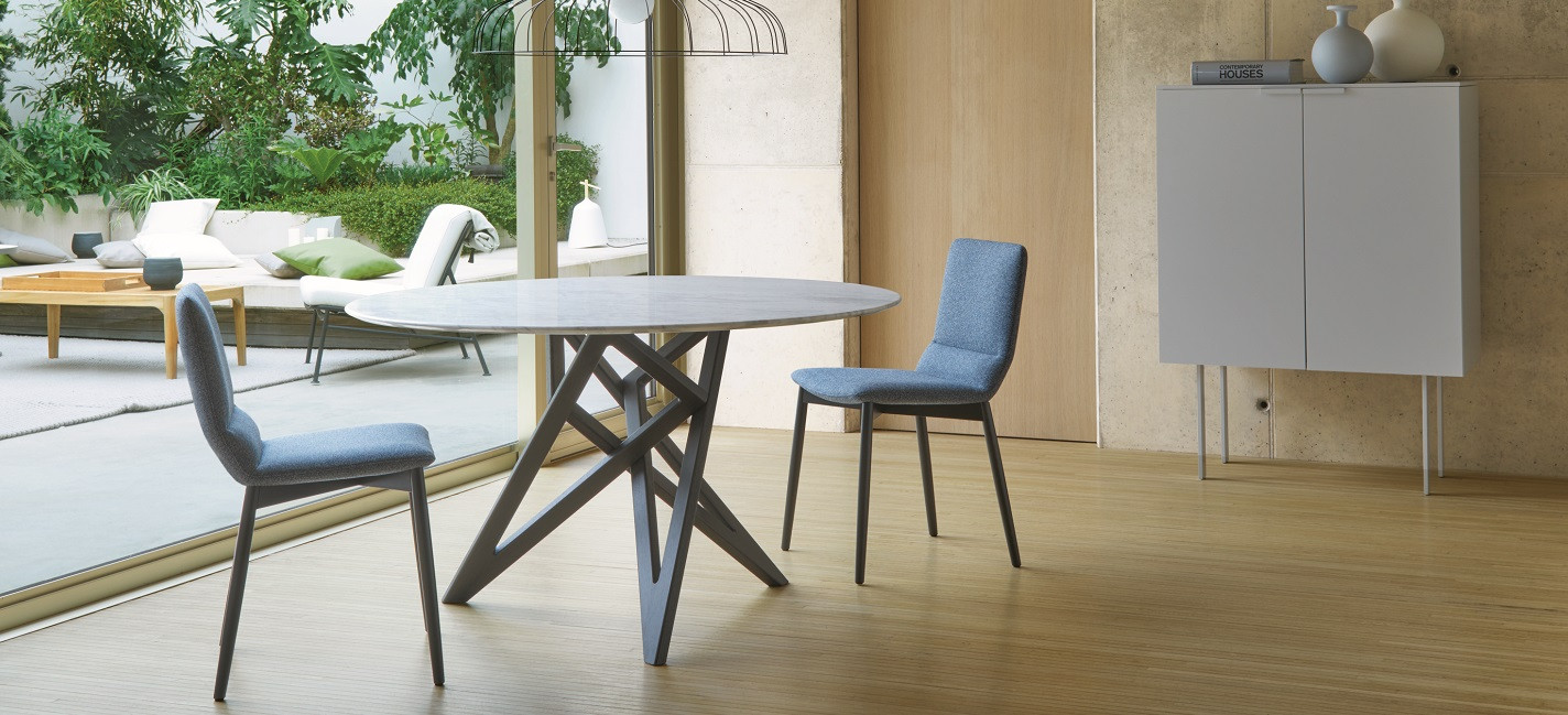 Table Ennéa et chaise Bendchair