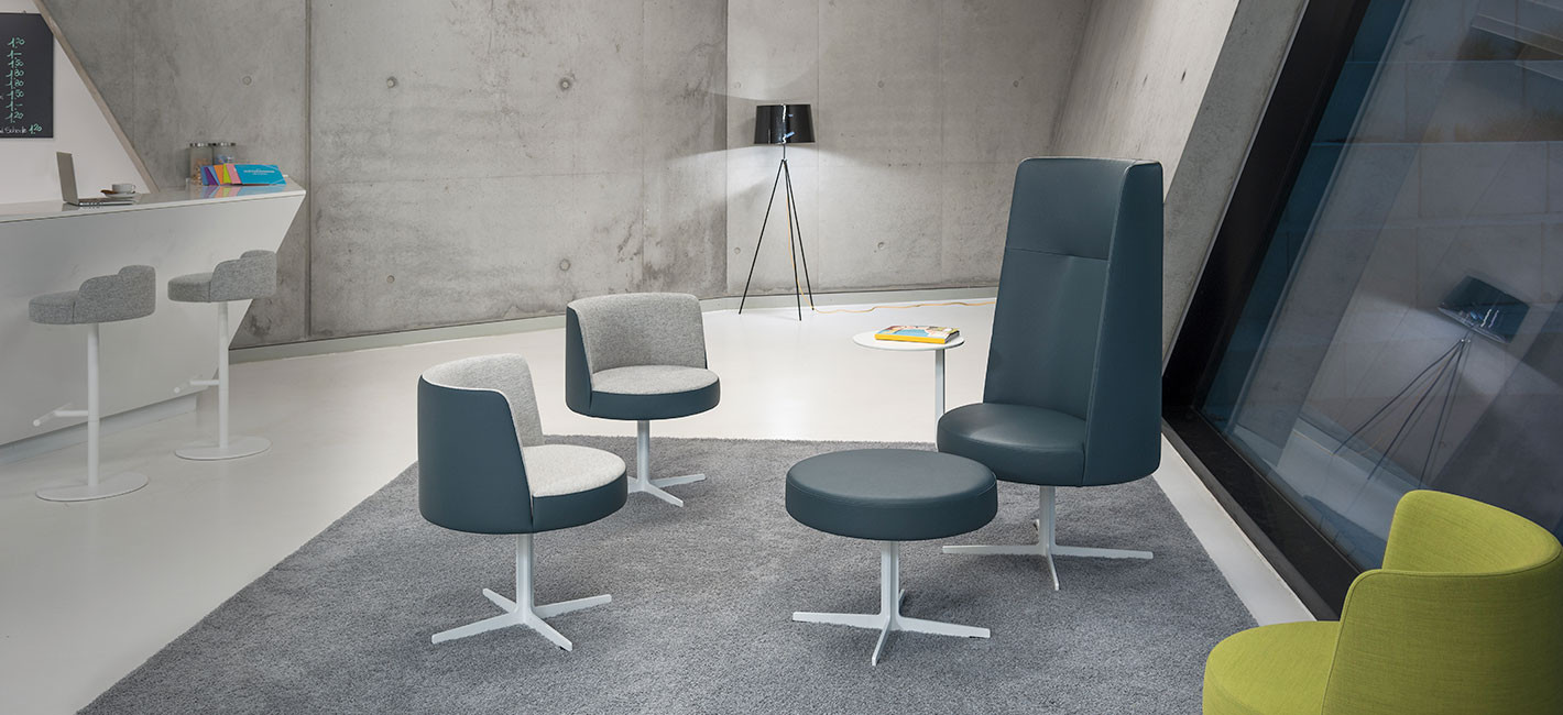 Fauteuils et tabouret banc