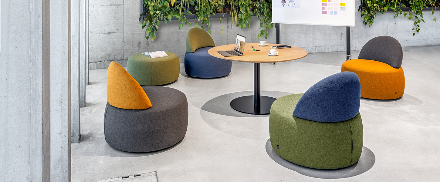 Gamme de poufs Incycle et table Tala