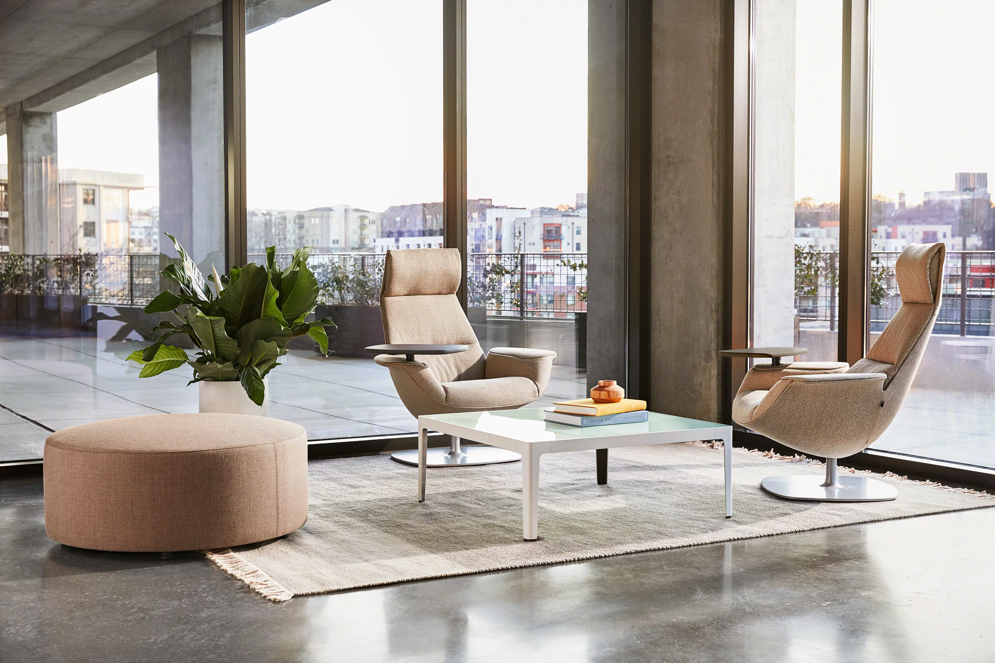 Accueil Massaud de Coalesse by Steelcase