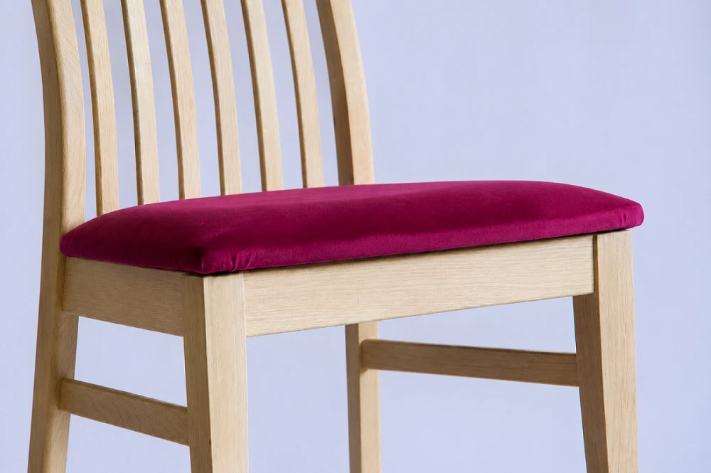 Chaises en bois massif