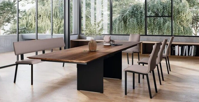 Table Arona et chaise Pendola