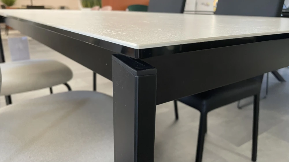 Table Eminence