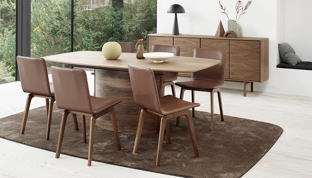 Une grande table pour recevoir vos invités